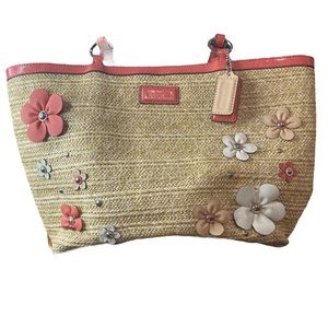 EUC Flora Coach straw bag- peach inside